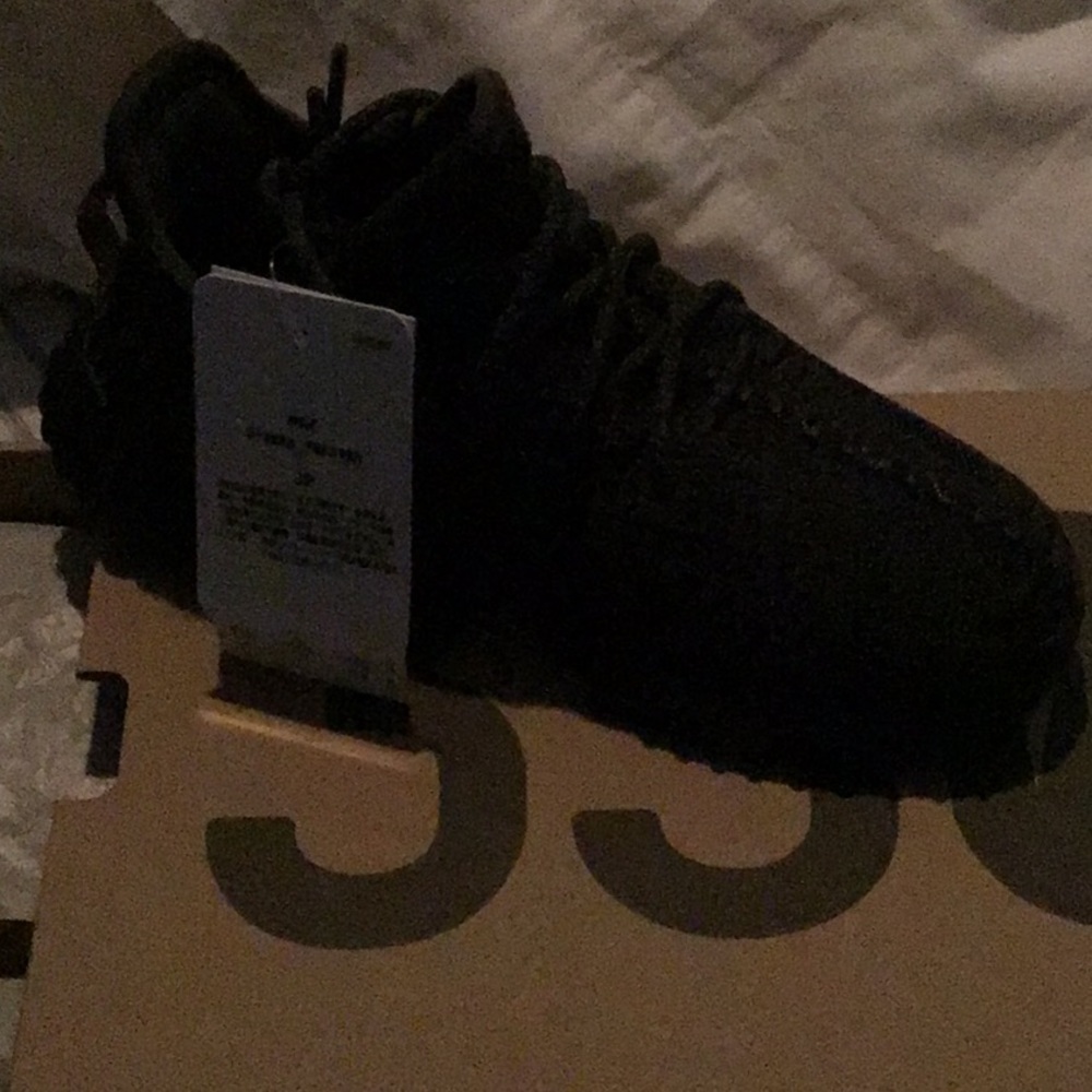 Yeezy - Picture 3 of 4